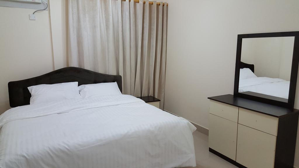 Golden Seasons Furnished Apartment Salalah Exteriör bild